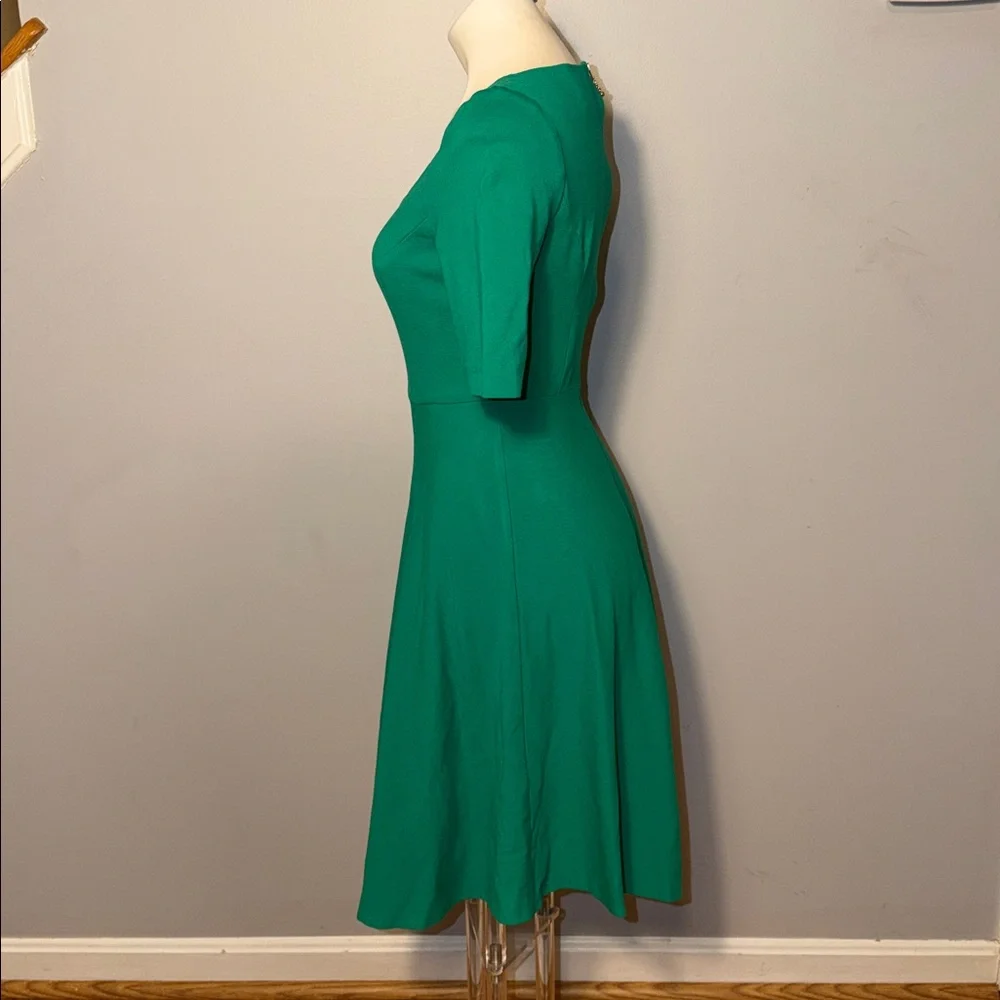 Kate Spade ladies Kelly Green Scoop neck Fit and flare dress. Size 8.